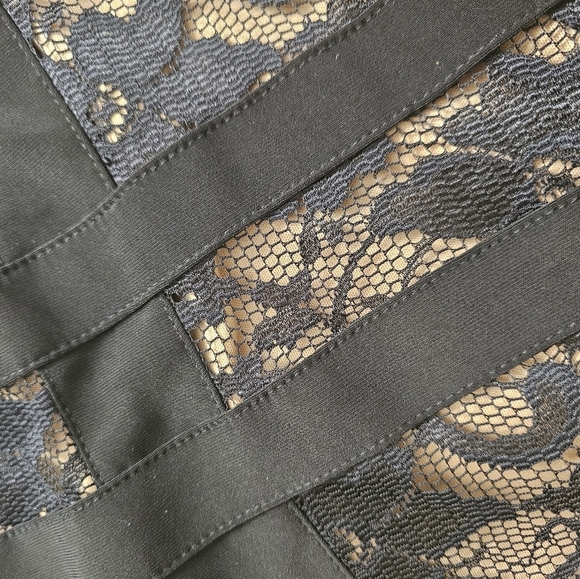 B Darlin black and tan lace cap sleeve dress. Size 15/16 - Picture 6 of 6